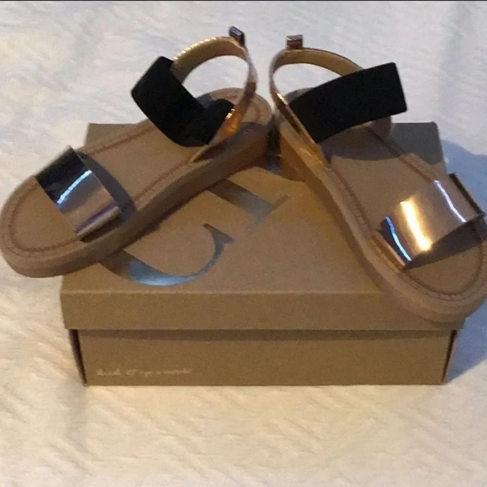 Charlotteย Russe Jayneโnude sandal Sz 7โNIB
